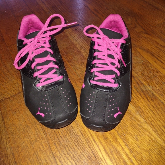 Puma Women's Black and Pink Sneakers - Picture 3 of 8